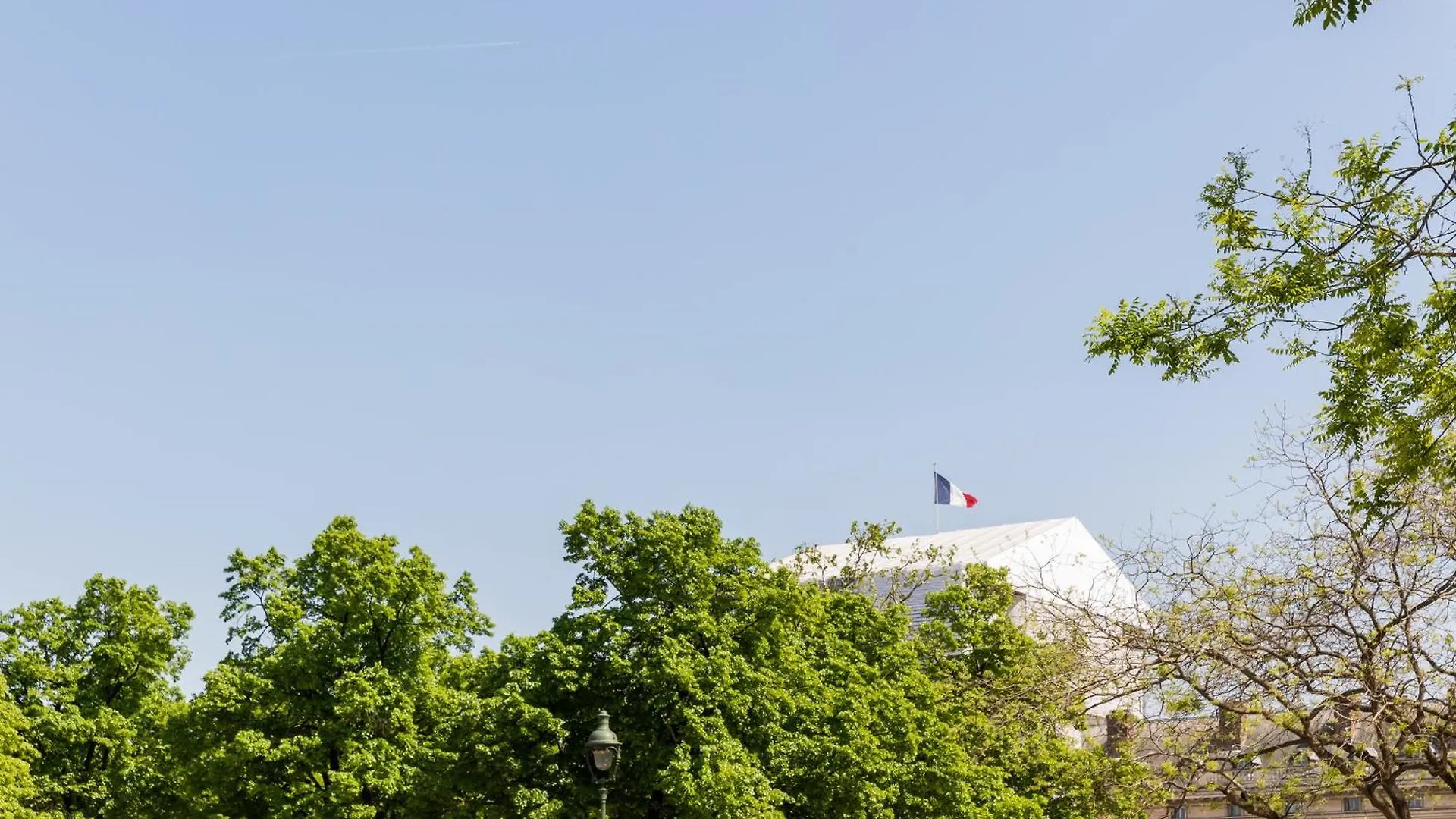 Veeve - Avenue To The Eiffel Tower * Paris