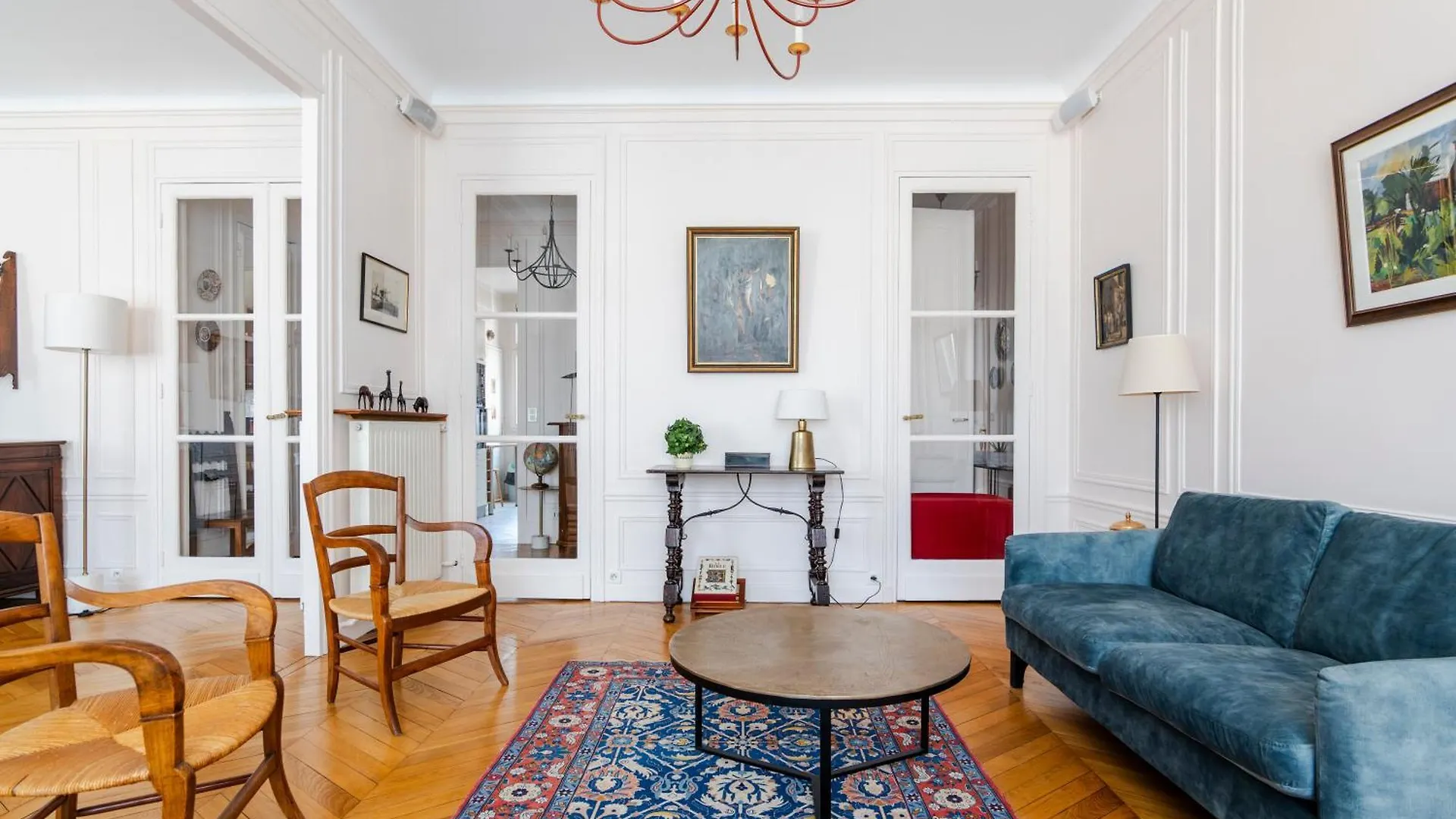 Veeve - Avenue To The Eiffel Tower Apartment *