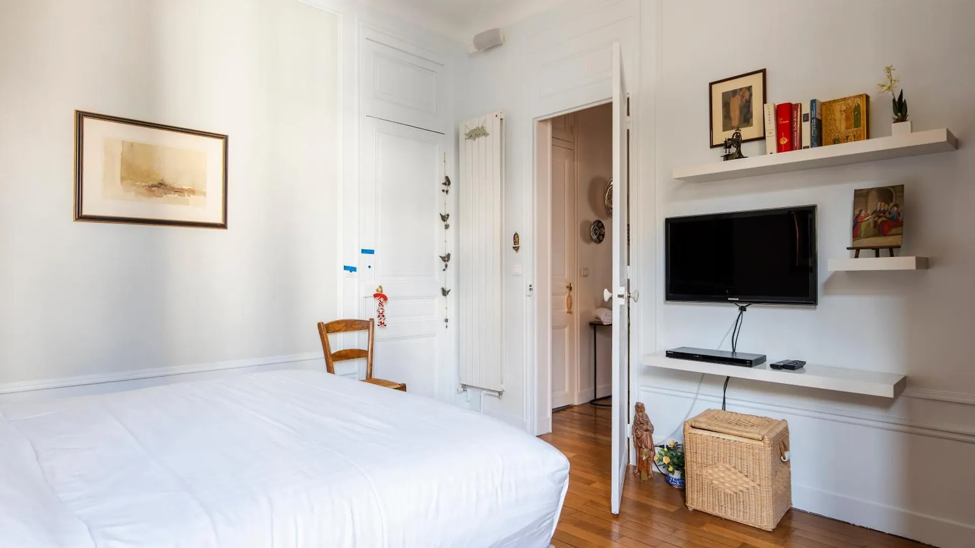 Veeve - Avenue To The Eiffel Tower Apartment Paris