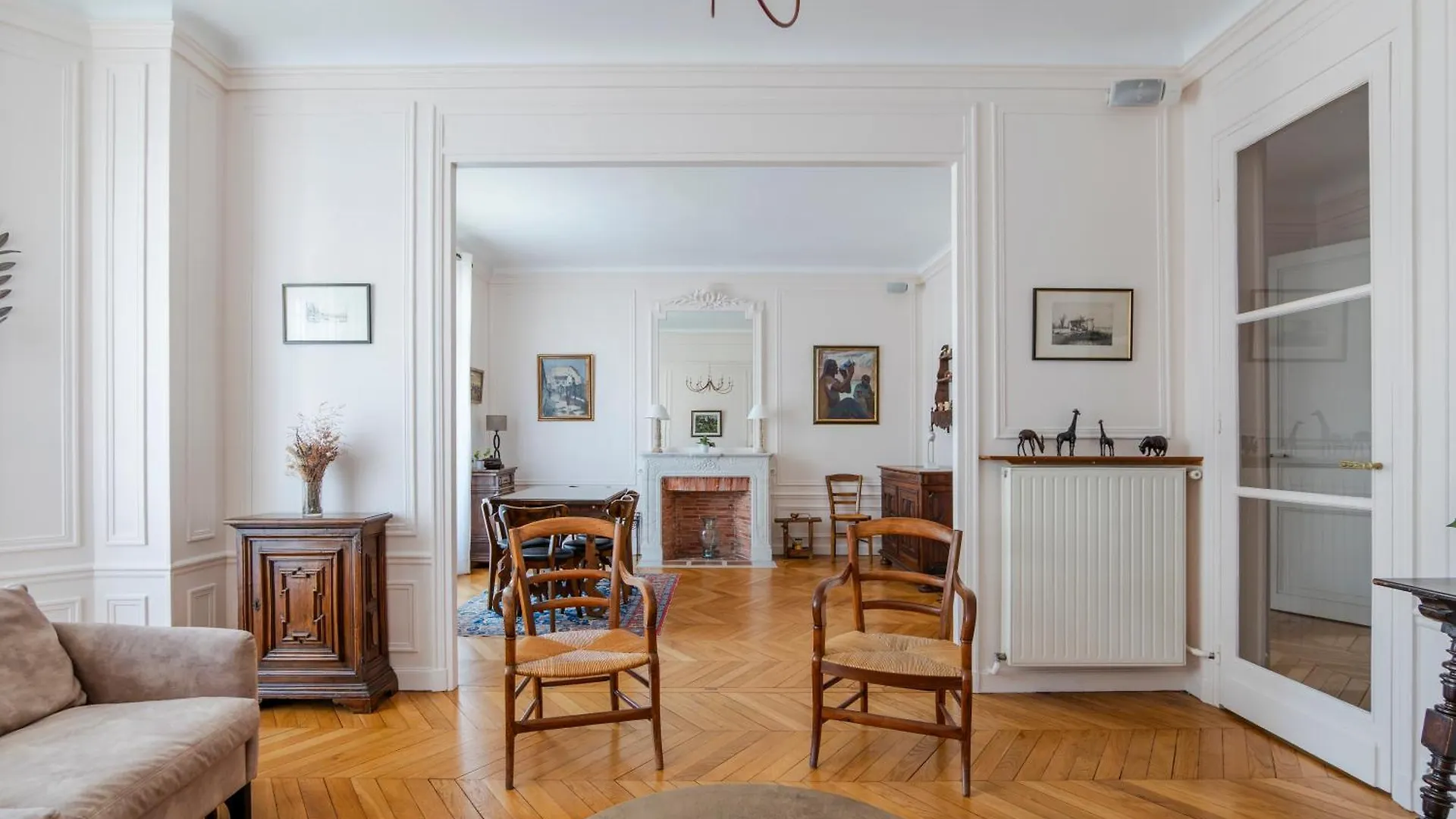 Veeve - Avenue To The Eiffel Tower Apartment