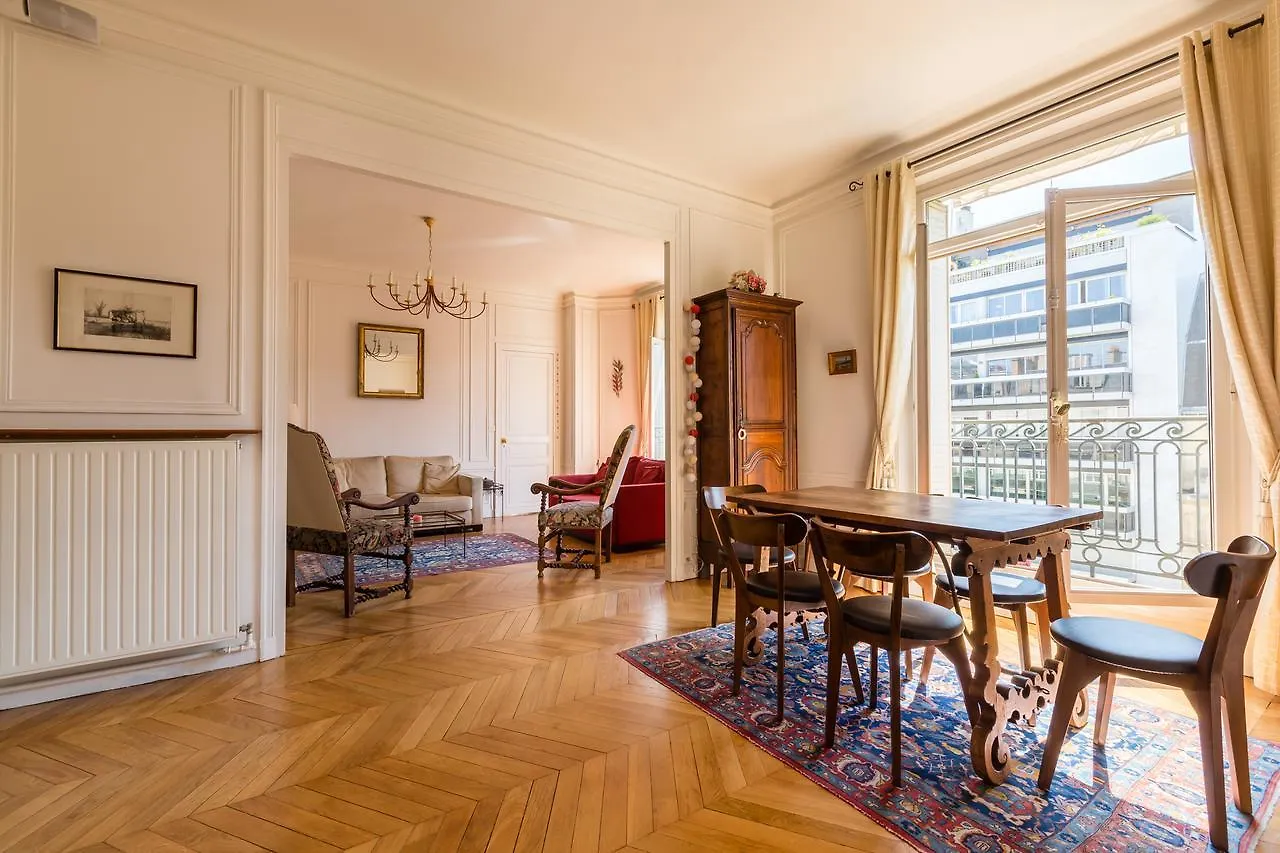 Apartment Veeve - Avenue To The Eiffel Tower *